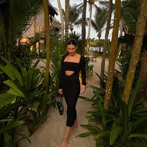 Josefine HJ x NA-KD
Deep Front Long Dress